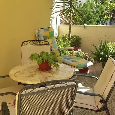 Sunshine Макарська