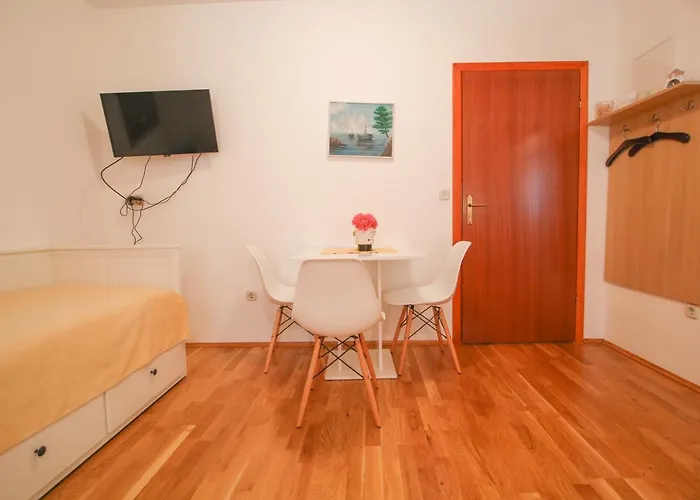 Sunshine Apartment *